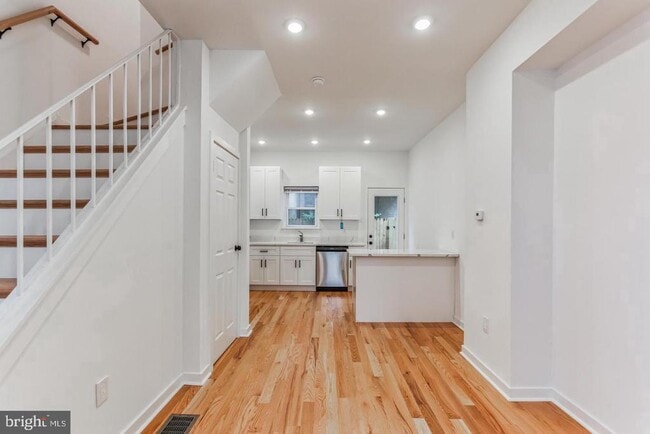 Building Photo - 1642 Olive St