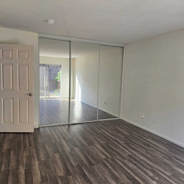 Building Photo - 2616 Alpine Blvd