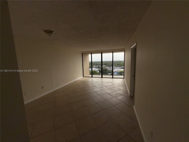 Building Photo - 1470 NE 123rd St