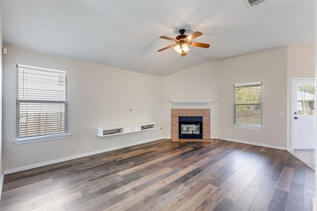 Building Photo - 107 Cassandra Dr