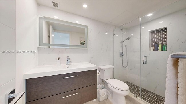 Building Photo - 3140 S Ocean Dr