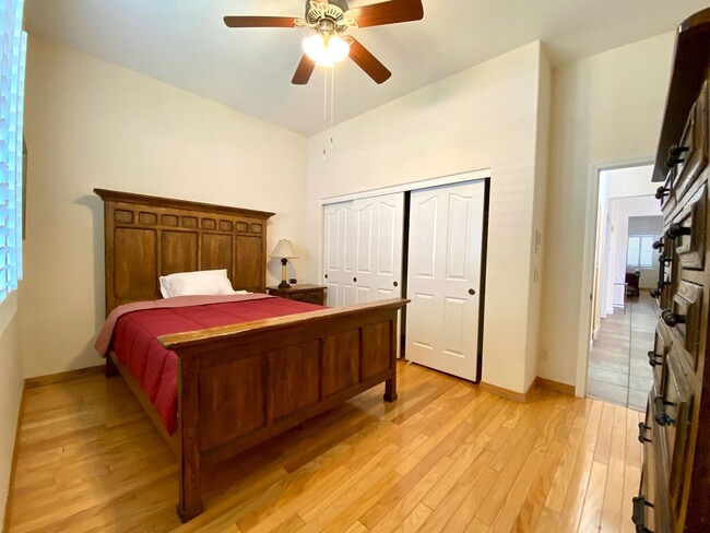 Building Photo - Furnished 4 Bedroom Pool Home - 6 month lease