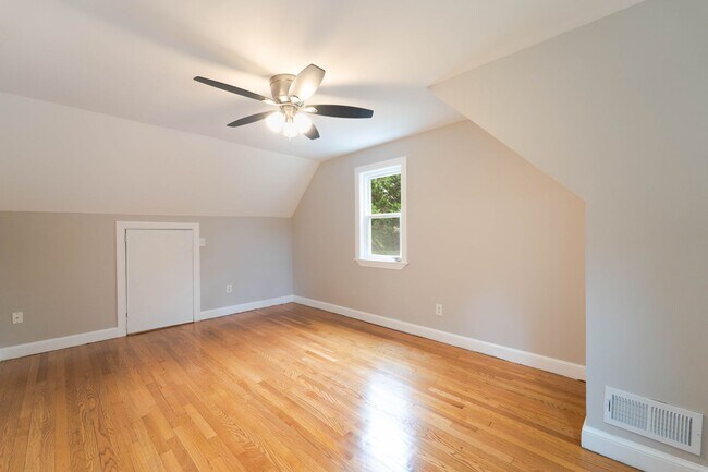 Building Photo - Beautiful Home With an Excellent Location in Potomac, MD