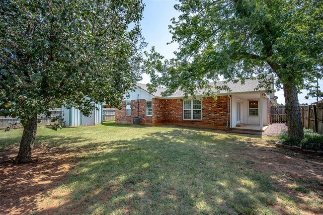 Building Photo - 2605 Pennington Ave