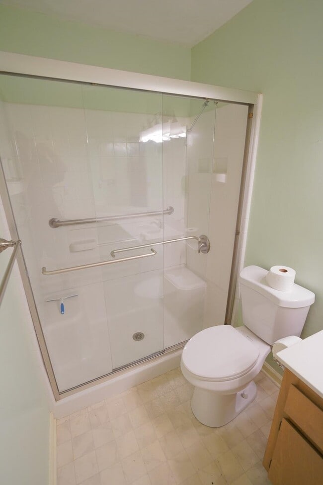 Building Photo - 4424 Stratfordshire Ct