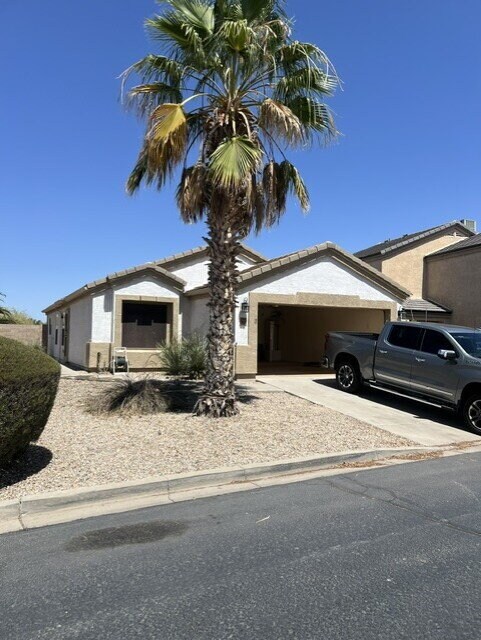 Building Photo - "Charming 3-Bedroom Oasis with 2 Baths in Florence - 1,281 Sq Ft of Comfort!"