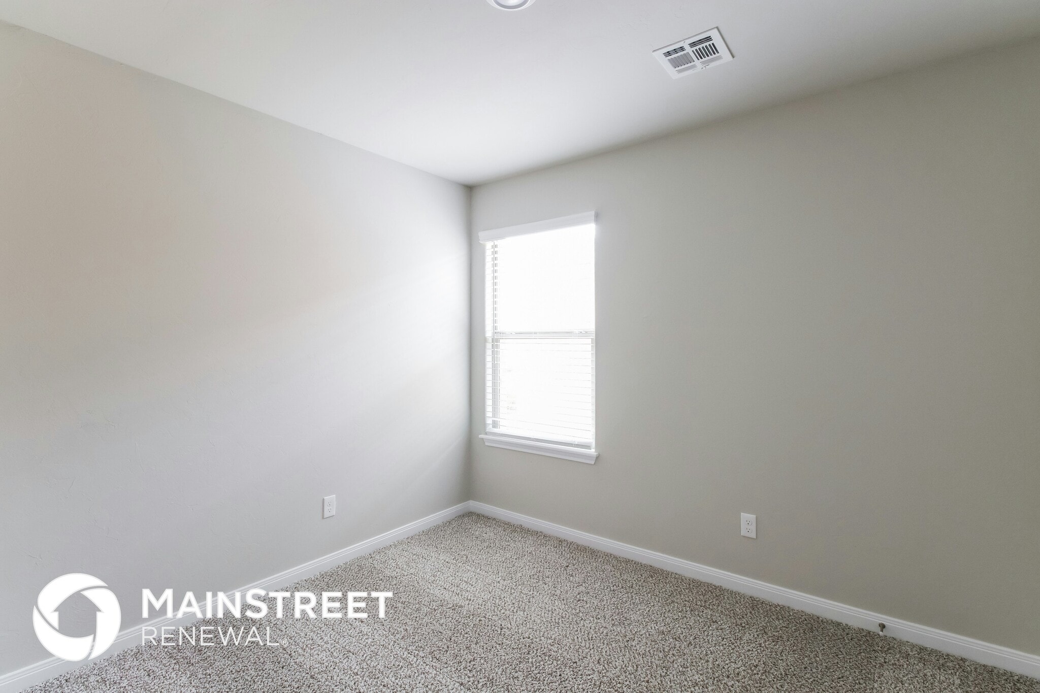 Building Photo - 505 St James Pl