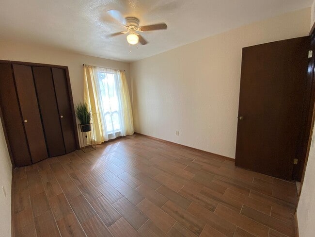 Building Photo - 215 Mulberry Ave
