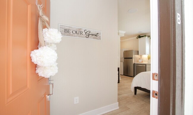 Building Photo - 3537 Mount Pleasant St