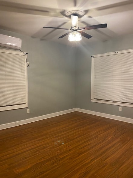 Building Photo - 515 E Evergreen St