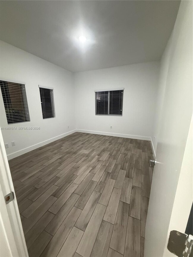 Building Photo - 486 E 30th St