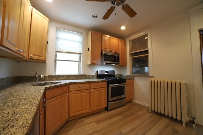 Building Photo - 3733 N Christiana Ave