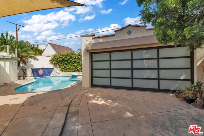 Building Photo - 6131 W 5th St