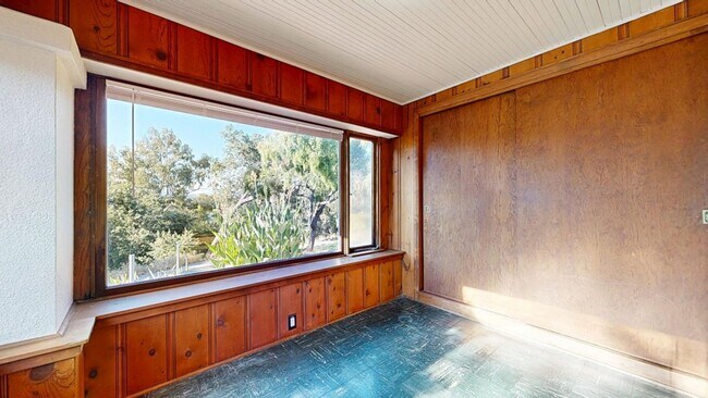 Building Photo - Bright Country Three Bedroom One Bathroom ...