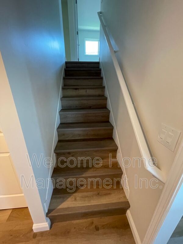 Building Photo - 16233 San Remo Dr