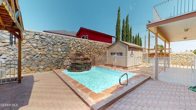 Building Photo - 9033 Leo St