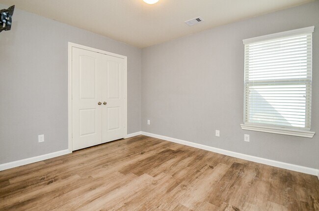 Building Photo - 10926 Clearsable Ln