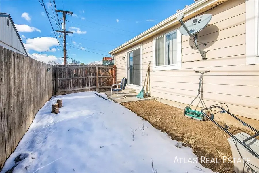 Building Photo - 324 S Yates St