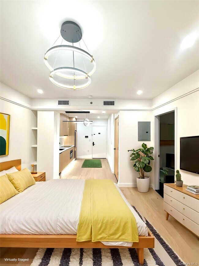 Building Photo - 168 E 111th St