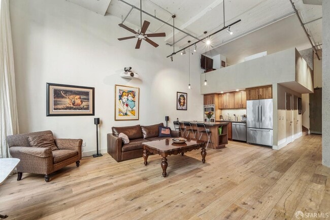 Building Photo - 601 4th St