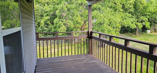 Building Photo - 300 Village Creek Dr