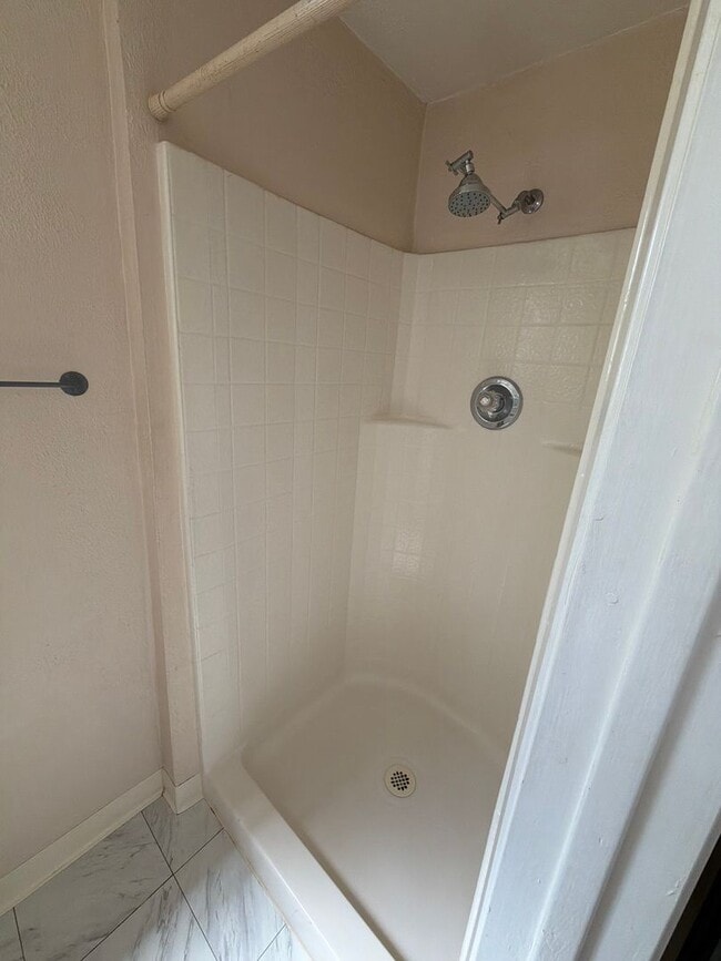 Building Photo - Charming 2 Bedroom, 2 Bathroom Home with ADU in Desirable Land Park Area