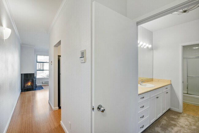 Building Photo - 1425 Vallejo St.