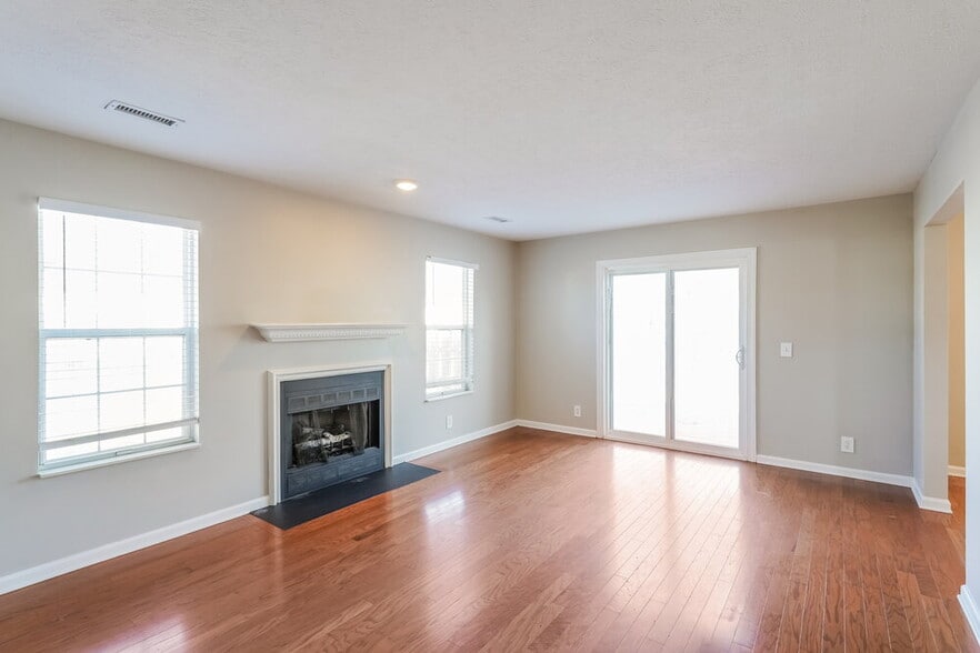 Building Photo - 901 Bexhill Ct S