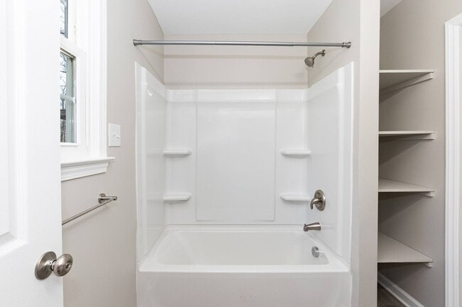 Building Photo - Updated Three Bedroom Home!