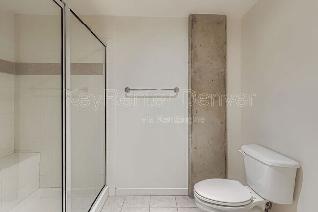 Building Photo - 3201 Shoshone St