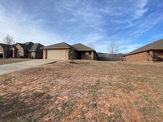 Building Photo - 2225 Mill Creek Way