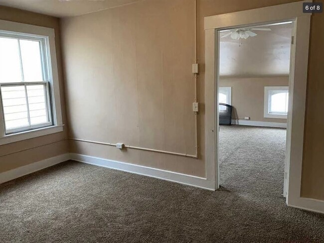 Building Photo - Charming 2BR in the Heart of Newport – Walk to Dining, Shops & the Levee