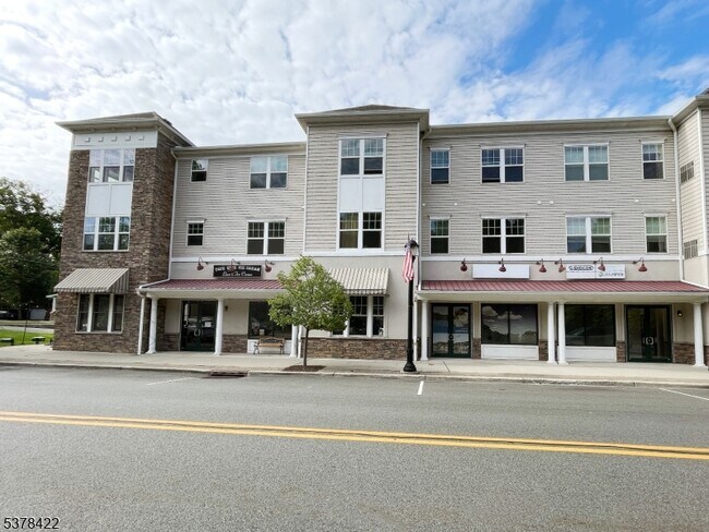 Building Photo - 5 W River Styx Rd