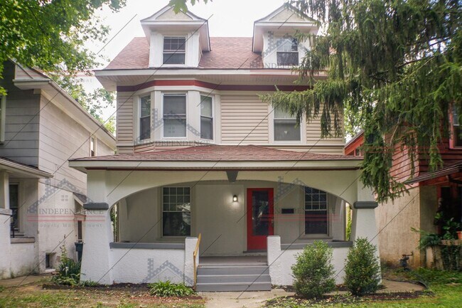 Building Photo - Illinois Estate: New Year, New Home: 50% O...
