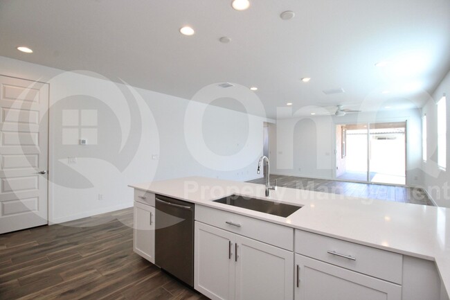 Building Photo - 3303 S Piedra Cir