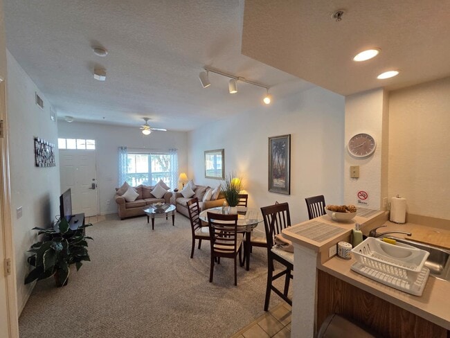 Building Photo - 4600 Yellowgold Rd W