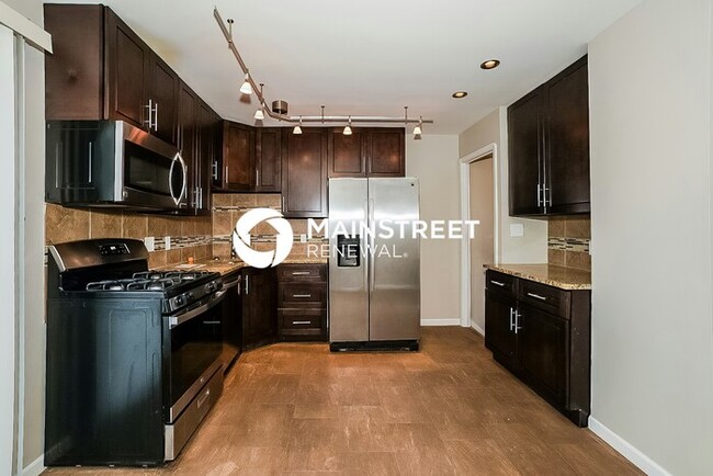Building Photo - 3 Bedroom Pet-Friendly Home in CLEVELAND, ...