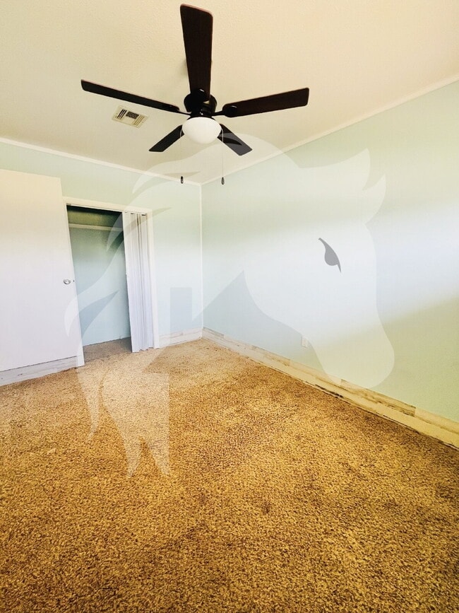 Building Photo - "Charming 4-Bedroom Home with Spacious Living at 840 North Windemere Drive, Moore, OK!"