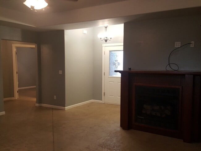 Building Photo - 4428 Peach Tree