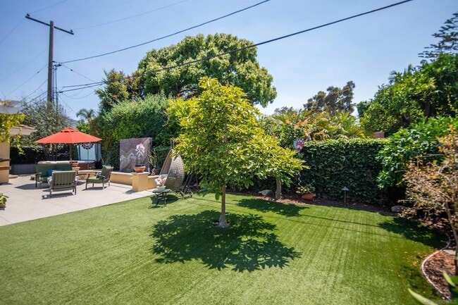 Building Photo - 1040 Alameda Blvd