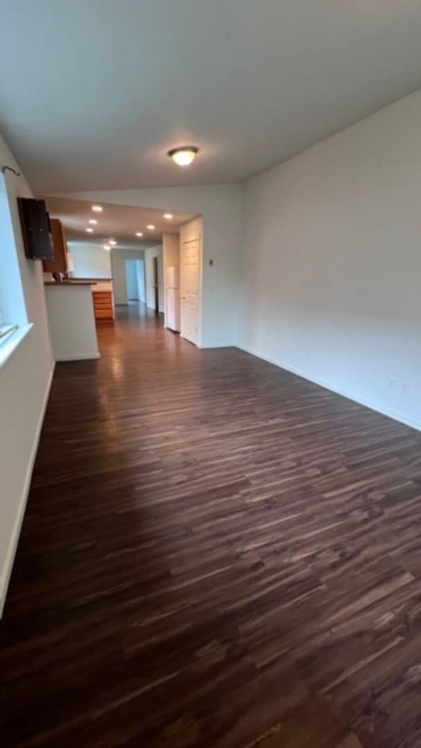 Building Photo - Half off the first month’s rent for this beautiful 5-bedroom, 2-bath duplex!