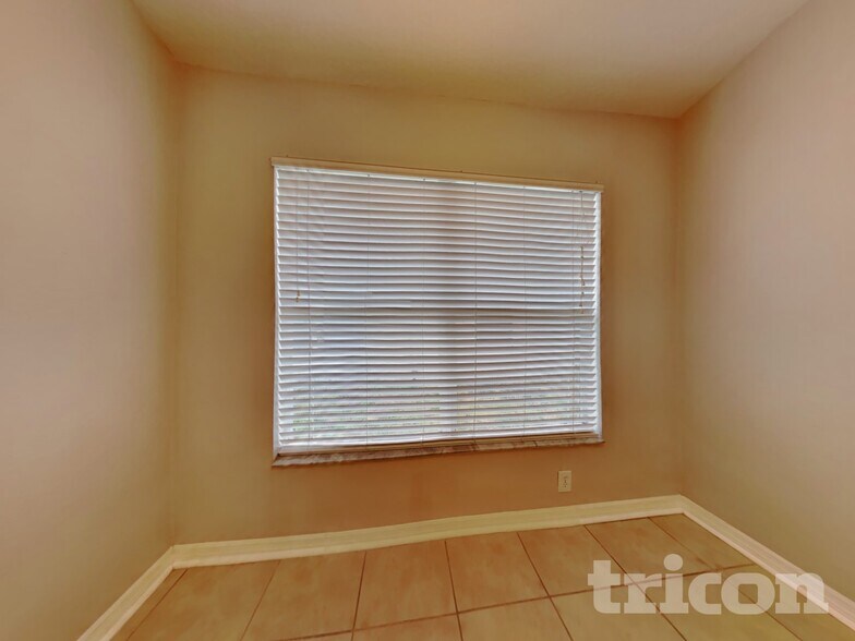 Building Photo - 6816 Monarch Park Dr