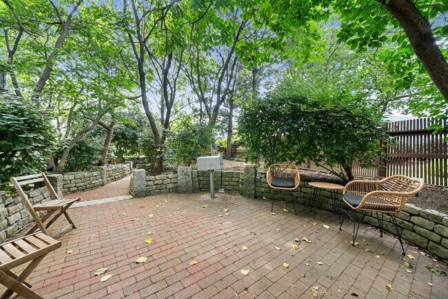 Building Photo - 432 Norfolk St