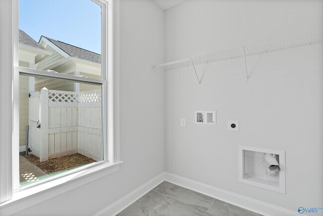 Building Photo - 117 Iberville St
