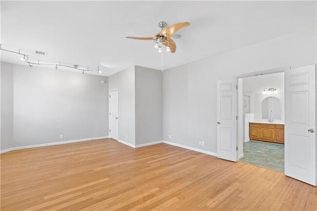 Building Photo - 4036 Barlow Dr
