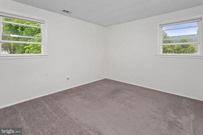 Building Photo - 295 Lander Dr