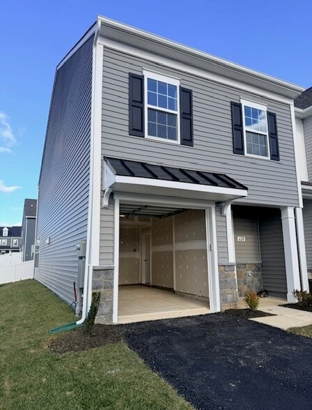 Building Photo - 620 Slick Terrace