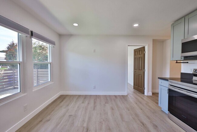 Building Photo - 3758-3764 Louisiana St