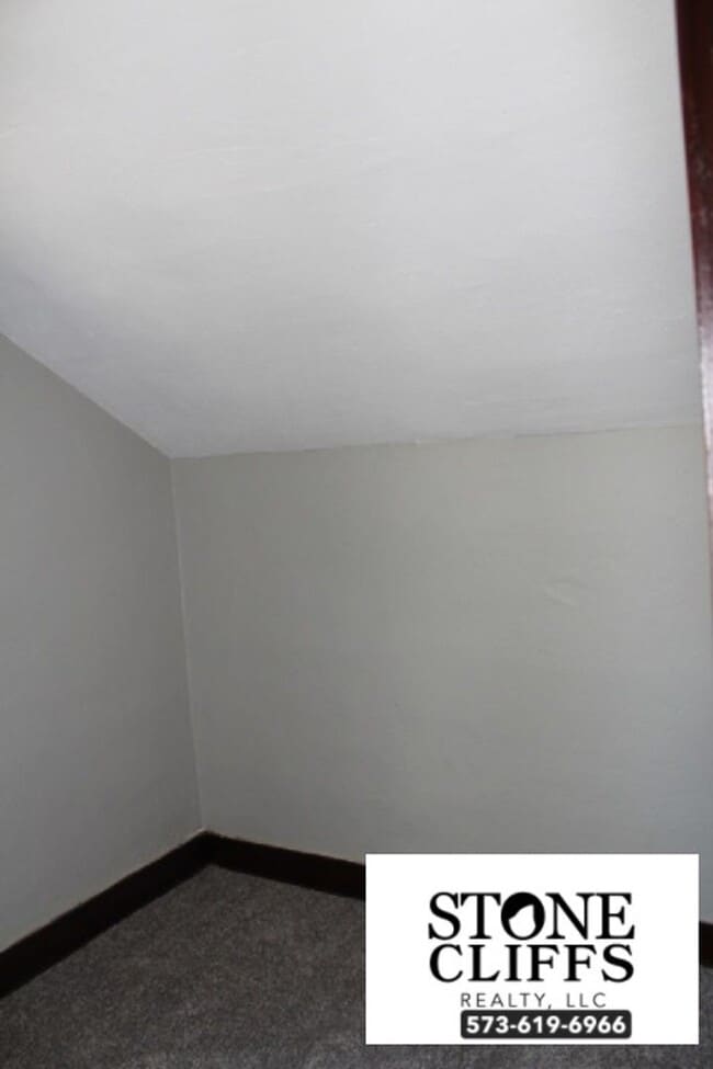Building Photo - 1607 W Main St