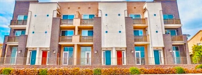 Building Photo - 1222 N Harbor Blvd